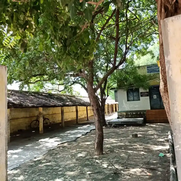 Arulmigu Thalai Karuppu Ayyanar Temple, Sengulam - 625706 அருள்மிகு அய்யனார் மற்றும் தாளைக்கருப்பணசாமி திருக்கோயில், செங்குளம் - 625706, Madurai - Ancient Temple Architecture and History Image 7