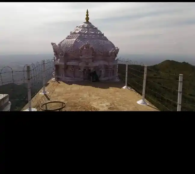 Arulmigu Thalaimalai Venkatachalapathy Temple, Sevanthipatty - 621215 அருள்மிகு தலைமலை வெங்கடாஜலபதி திருக்கோயில், செவந்திபட்டி - 621215, Namakkal - Ancient Temple Architecture and History Image 4