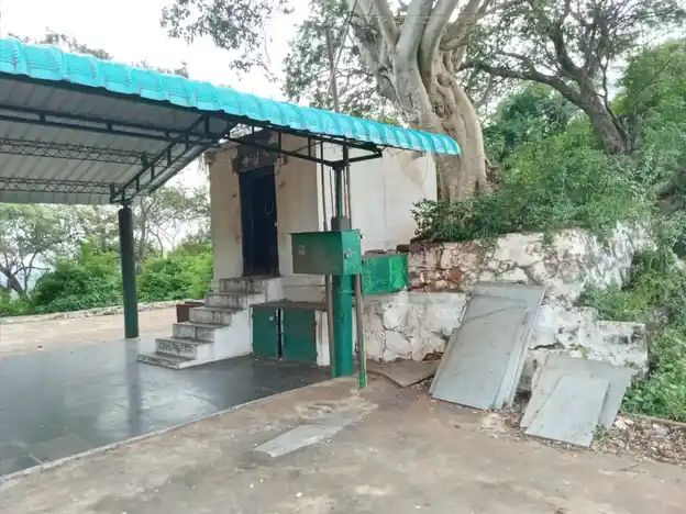 Arulmigu Thaligaiperumal Temple, Uthragidikaval - 637404 அருள்மிகு தணிகைப் பெருமாள் திருக்கோயில், உத்திரக்கடிகாவல் - 637404, Namakkal - Ancient Temple Architecture and History Image 4