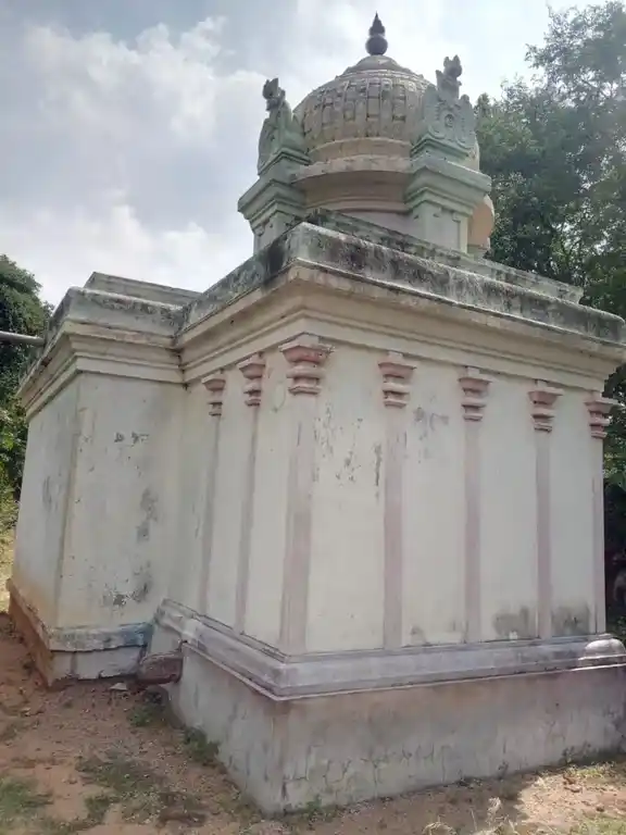 Arulmigu Thalinchiraayar Ayyanar Temple, Udaiyaalipatti - 622502 அருள்மிகு தழிஞ்சிராயர் அய்யனார் திருக்கோயில், உடையாளிப்பட்டி - 622502, Pudukkottai - Ancient Temple Architecture and History Image 2