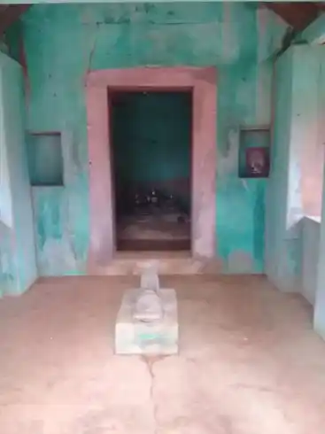 Arulmigu Thaluthalai Ayyanar Temple, Perunkudi - 630553 Temple