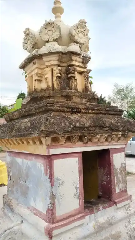 Arulmigu Thamodhara Perumal Temple, Mupathuvetti - 632503 அருள்மிகு தாமோதர பெருமாள் திருக்கோயில், முப்பதுவெட்டி - 632503, Ranipet - Ancient Temple Architecture and History Image 5