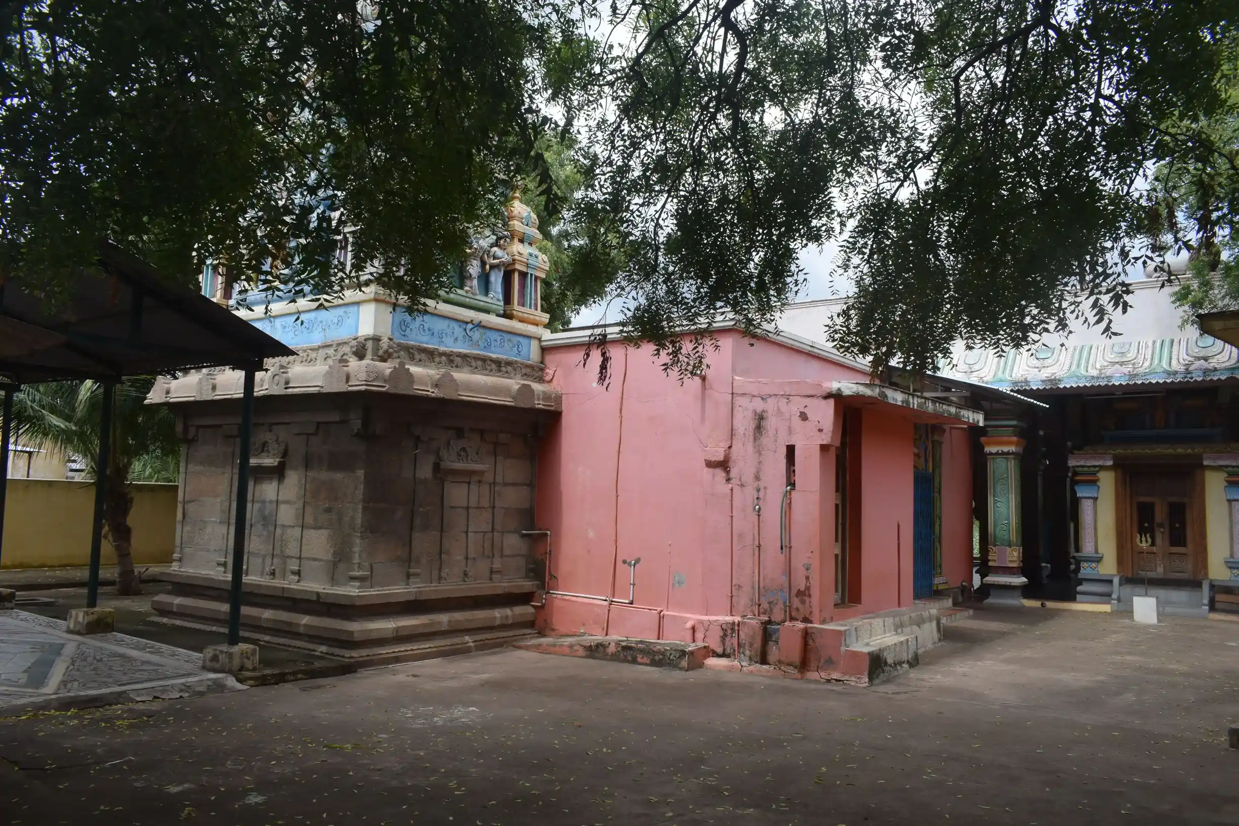 Arulmigu Thampiratty Amman Temple, Keelapuliyur - 627811 அருள்மிகு தம்புராட்டியம்மன் திருக்கோயில், கீழப்புலியூர் - 627811, Tenkasi - Ancient Temple Architecture and History Image 2