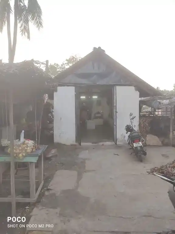 Arulmigu Thandaiuthabani Swamy Temple, Athavathur - 620102 அருள்மிகு தண்டாயுதபானி சுவாமி திருக்கோயில், அதவத்தூர் கிழக்கு, அதவத்தூர். - 620102, Thiruchirappalli - Ancient Temple Architecture and History Image 4