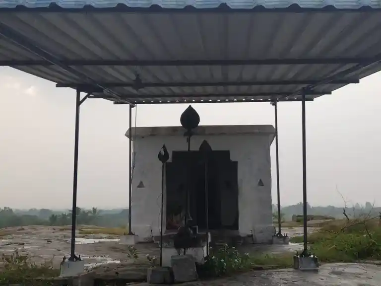 Arulmigu Thandayudhapaniswamy Temple, Sozhapandiyapuram - 605751 அருள்மிகு தண்டாயுதபாணிசுவாமி திருக்கோயில், Sozhapandiyapuram - 605751, Kallakurichi - Ancient Temple Architecture and History Image 2