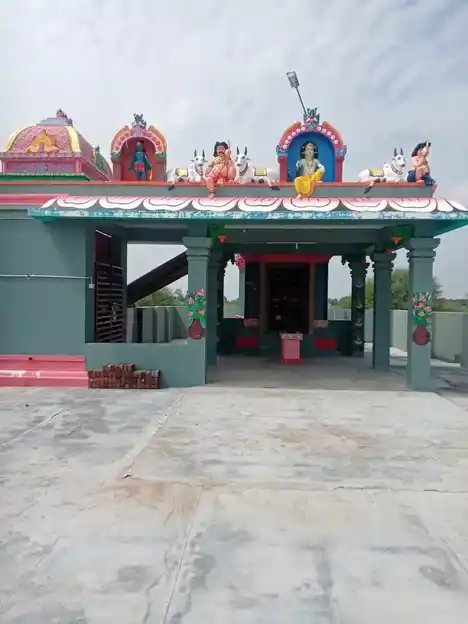 Arulmigu Thaneer Iyanar Temple, T.Vairavanpatti - 630211 Arulmigu Thaneer Iyanar Temple, T.Vairavanpatti - 630211, Sivagangai - Ancient Temple Architecture and History Image 3