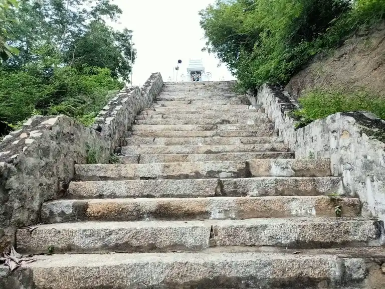 Arulmigu Thanigasala Moorthy Temple, Thandarai - 605757 அருள்மிகு தணிகாசலமூர்த்தி திருக்கோயில், Thandarai - 605757, Viluppuram - Ancient Temple Architecture and History Image 2