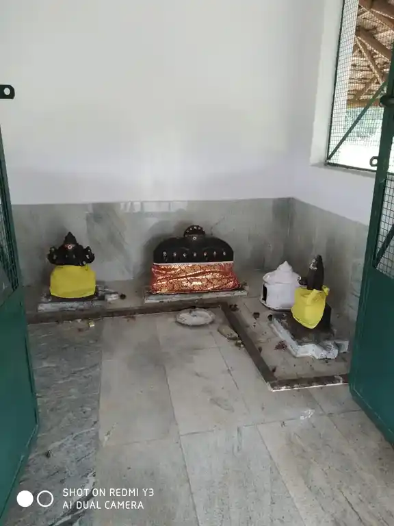 Arulmigu Thannasi Muniappan Temple, Elavamalai - 638316 அருள்மிகு தன்னாசி முனியப்பன் திருக்கோயில், Elavamalai - 638316, Erode - Ancient Temple Architecture and History Image 4