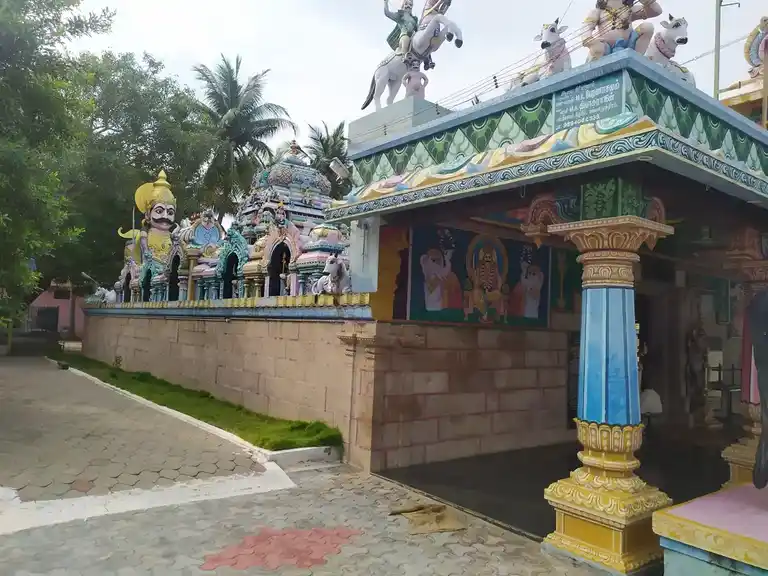Arulmigu Thanneerpandal Mahamuneeswarar Temple, Varagurampatty - 637211 அருள்மிகு தண்ணீர் பந்தல் மகாமுனீஸ்வரர் திருக்கோயில், Varagurampatty - 637211, Namakkal - Ancient Temple Architecture and History Image 2