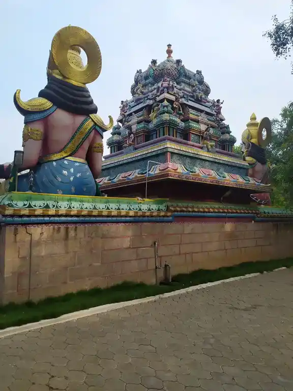 Arulmigu Thanneerpandal Mahamuneeswarar Temple, Varagurampatty - 637211 அருள்மிகு தண்ணீர் பந்தல் மகாமுனீஸ்வரர் திருக்கோயில், Varagurampatty - 637211, Namakkal - Ancient Temple Architecture and History Image 3
