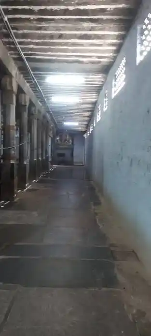 Arulmigu Thanthondriswarar And Astapuja Bala Mathana Venugopalaswamy Temple, Belur - 636104 அருள்மிகு தான்தோன்றீஸ்வரர் மற்றும் அஷ்டபுஜ பால மதன வேணுகோபாலசுவாமி திருக்கோயில், ஈஸ்வரன் கோயில் தெரு - பேளூர், பேளூர் - 636104, Salem - Ancient Temple Architecture and History Image 2