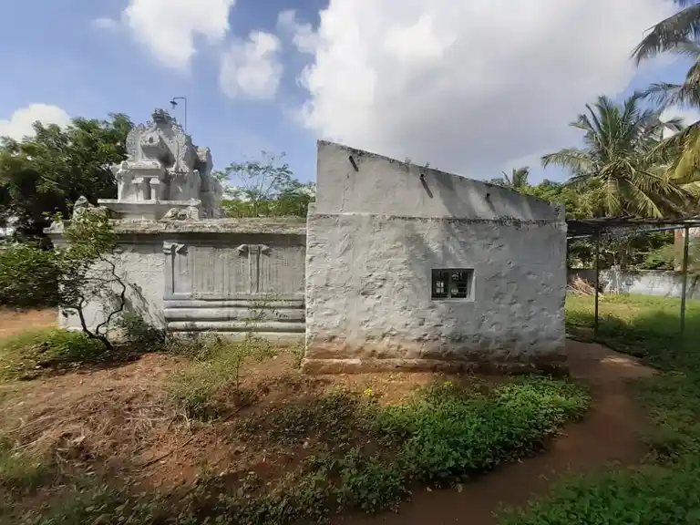 Arulmigu Thanthoniyamman Temple, Kadampadi - 641401 அருள்மிகு தாந்தோனியம்மன் திருக்கோயில், Kadampadi - 641401, Coimbatore - Ancient Temple Architecture and History Image 2