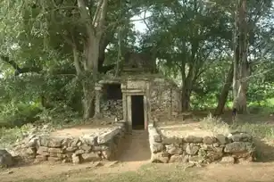 Arulmigu Thanthonriamman Temple, P.Kuttipalayam, Bhavani - 638312 Arulmigu Thanthonriamman Temple, P.Kuttipalayam, Bhavani - 638312, Erode - Ancient Temple Architecture and History Image 4