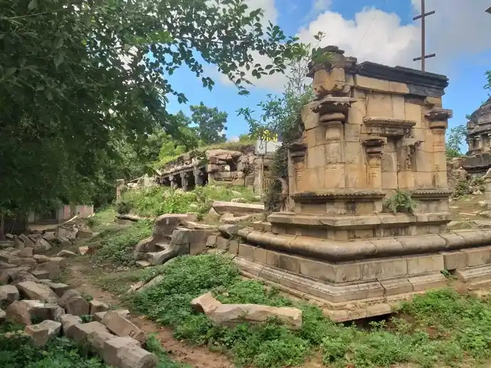 Arulmigu Tharaneswaraswamy Temple, Puthuthurai, Pudhuthurai - 609106 அருள்மிகு தாரனேஸ்வரசுவாமி திருக்கோயில், Puthuthurai, Sirkazhi - 609106, Mayiladuthurai - Ancient Temple Architecture and History Image 8