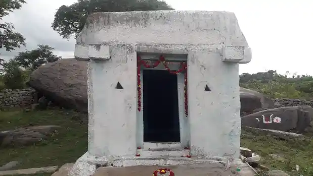 Arulmigu Thari Vengatramana Swamy Temple, Bevunatham - 635107 Arulmigu Thari Vengatramana Swamy Temple, Bevunatham - 635107, Krishnagiri - Ancient Temple Architecture and History Image 2