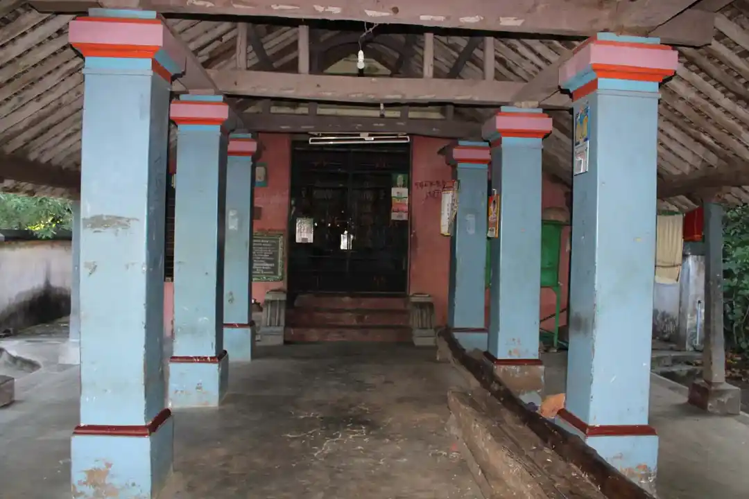Arulmigu Tharmarja Throwpathiyamman Temple, Kathiramangalam - 612106 அருள்மிகு தர்மராஜசுவாமி திருக்கோயில், Kathiramangalam - 612106, Thanjavur - Ancient Temple Architecture and History Image 3