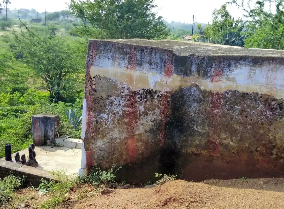 Arulmigu Thattankulam Marathadi Ayyanar Temple, Watrap - 626132 அருள்மிகு தட்டாங்குளம் மரத்தடி அய்யனார் திருக்கோயில், வத்திரயிருப்பு - 626132, Virudhunagar - Ancient Temple Architecture and History Image 2