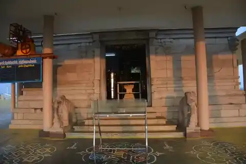 Arulmigu Thavalagiri Dhandathupani Swamy Temple, Komarapalayam, Sathyamangalam - 638401 அருள்மிகு தவளகிரி தண்டாயுதபாணிசுவாமி திருக்கோயில்,  கொமராபாளையம், சத்தியமங்கலம், Komarapalayam, Sathyamangalam - 638401, Erode - Ancient Temple Architecture and History Image 2