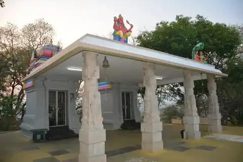 Arulmigu Thavalagiri Dhandathupani Swamy Temple, Komarapalayam, Sathyamangalam - 638401 அருள்மிகு தவளகிரி தண்டாயுதபாணிசுவாமி திருக்கோயில்,  கொமராபாளையம், சத்தியமங்கலம், Komarapalayam, Sathyamangalam - 638401, Erode - Ancient Temple Architecture and History Image 5