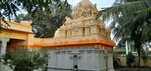 Arulmigu Thazhuvakkolundeeswarar Temple, Pazhayanur - 631210
