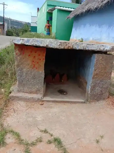 Arulmigu Thdeugaragam Temple, Thimmarayanahalli - 636808 அருள்மிகு தேடுகரகம் திருக்கோயில், Thimmarayanahalli - 636808, Dharmapuri - Ancient Temple Architecture and History Image 4