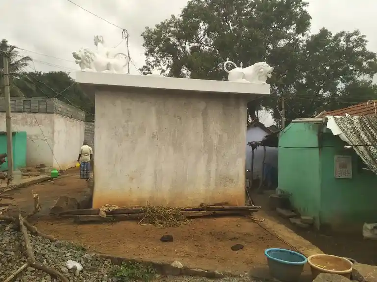 Arulmigu Thedeugaragam Temple, Karagatha Halli, Kadamadai - 636808 அருள்மிகு தேடு கரகம் திருக்கோயில், Karagatha Halli, Kadamadai - 636808, Dharmapuri - Ancient Temple Architecture and History Image 2