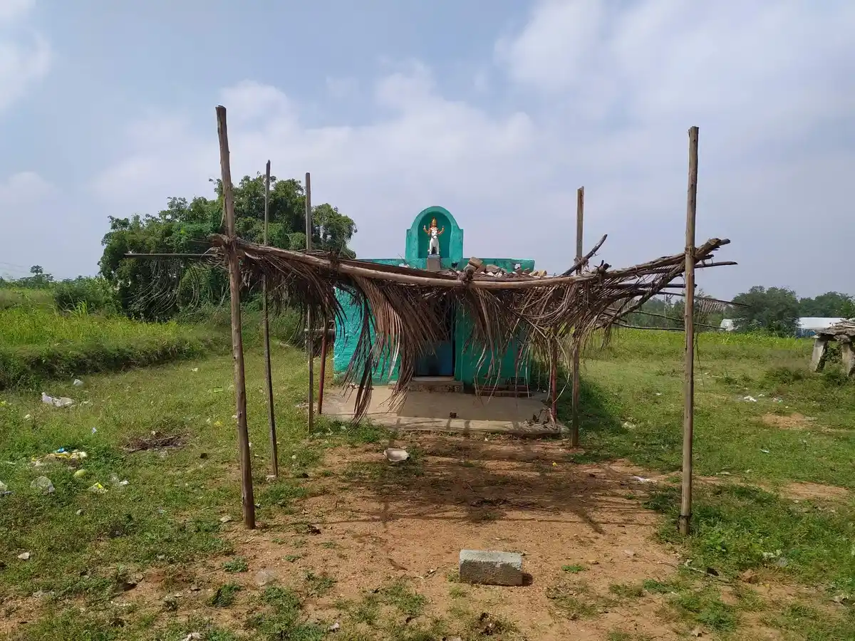 Arulmigu Thedu Karagam Temple, Muthnahalli - 635107 அருள்மிகு தேடு கரகம் திருக்கோயில், Muthnahalli - 635107, Krishnagiri - Ancient Temple Architecture and History Image 2