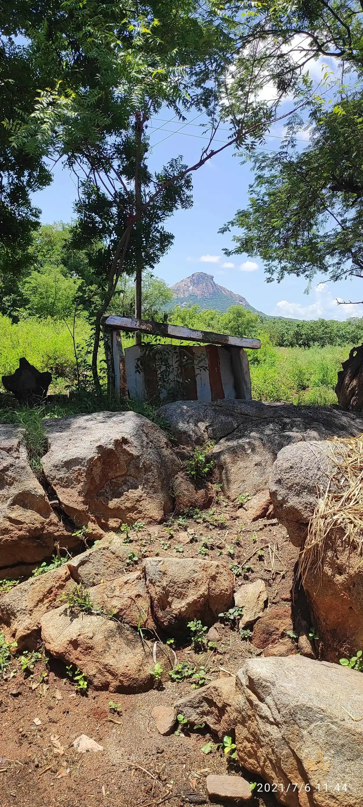Arulmigu Thedukaragam Selliamman Temple, Bargur, Rasipalli - 635108 அருள்மிகு தேடு கரகம் திருக்கோயில், Bargur, ராசிப்பள்ளி - 635108, Krishnagiri - Ancient Temple Architecture and History Image 3