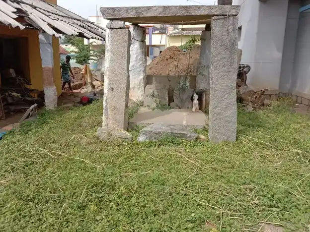 Arulmigu Thedukaragam Temple, Near Krp Dam, Periyamuthur - 635101 அருள்மிகு தேடுகரகம் திருக்கோயில், பெரியமுத்தூர் - 635101, Krishnagiri - Ancient Temple Architecture and History Image 3