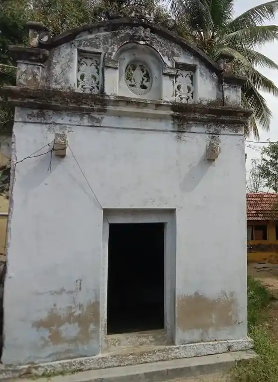 Arulmigu Thedukaragam Temple, Near Krp Dam, Periyamuthur - 635101 அருள்மிகு தேடுகரகம் திருக்கோயில், பெரியமுத்தூர் - 635101, Krishnagiri - Ancient Temple Architecture and History Image 4