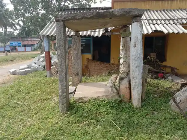 Arulmigu Thedukaragam Temple, Near Krp Dam, Periyamuthur - 635101 அருள்மிகு தேடுகரகம் திருக்கோயில், பெரியமுத்தூர் - 635101, Krishnagiri - Ancient Temple Architecture and History Image 7