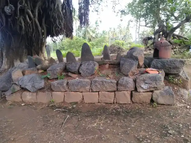 Arulmigu Thedukaragamselliamman Temple, Tatarahalli - 635123 அருள்மிகு தேடுகரகம் செல்லியம்மன் திருக்கோயில், தட்ரஹள்ளி - 635123, Krishnagiri - Ancient Temple Architecture and History Image 3