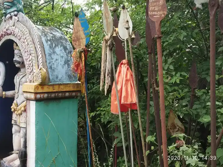 Arulmigu Theemithivayal Karuppaswamy Temple, Ayanporuvai - 621305 Arulmigu Theemithivayal karuppaswamy Temple, Ayanporuvai - 621305, Thiruchirappalli - Ancient Temple Architecture and History Image 2