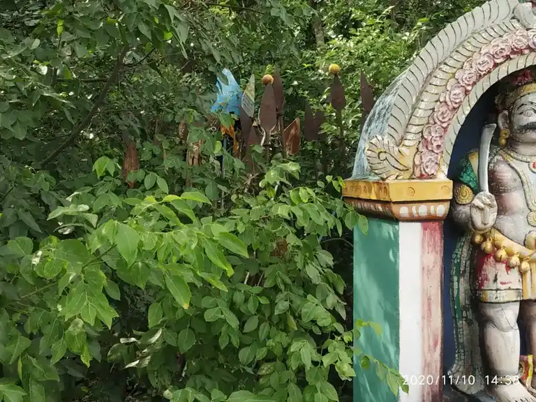Arulmigu Theemithivayal Karuppaswamy Temple, Ayanporuvai - 621305 Arulmigu Theemithivayal karuppaswamy Temple, Ayanporuvai - 621305, Thiruchirappalli - Ancient Temple Architecture and History Image 3