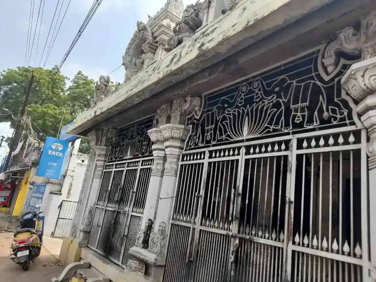 Arulmigu Theepaachi Amman Temple, Vanaarpettai - 627002 அருள்மிகு தீப்பாச்சி அம்மன் திருக்கோயில், Vanaarpettai - 627002, Tirunelveli - Ancient Temple Architecture and History Image 2