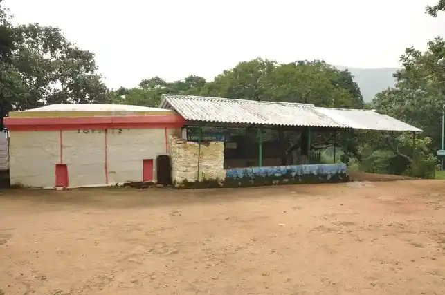 Arulmigu Theerthagiriswarar Temple, Samandahalli - 635305 அருள்மிகு தீர்த்தகிரிஸ்வரர் திருக்கோயில், வேப்பம்பட்டி, வேப்பம்பட்டி - 635305, Dharmapuri - Ancient Temple Architecture and History Image 4