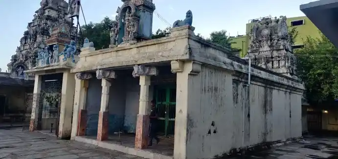 Arulmigu Theertheswarar Temple, Tiruvallur - 602001 அருள்மிகு தீர்த்தீஸ்வரர் திருக்கோயில், திருவள்ளூர் - 602001, Tiruvallur - Ancient Temple Architecture and History Image 2