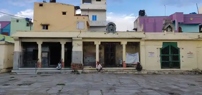 Arulmigu Theertheswarar Temple, Tiruvallur - 602001 அருள்மிகு தீர்த்தீஸ்வரர் திருக்கோயில், திருவள்ளூர் - 602001, Tiruvallur - Ancient Temple Architecture and History Image 9