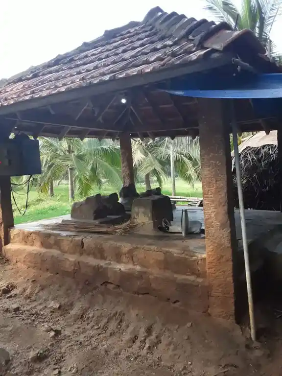 Arulmigu Theiva Vinayagar Temple, Kombaipatti - 624304 அருள்மிகு தெய்வ விநாயகர் கோயில், Kombaipatti - 624304, Dindigul - Ancient Temple Architecture and History Image 3