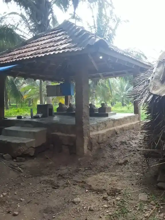 Arulmigu Theiva Vinayagar Temple, Kombaipatti - 624304 அருள்மிகு தெய்வ விநாயகர் கோயில், Kombaipatti - 624304, Dindigul - Ancient Temple Architecture and History Image 9