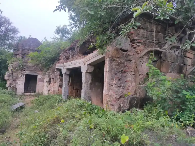 Arulmigu Theniyamman Temple, Kallamedu - 607204 அருள்மிகு தேனியம்மன் திருக்கோயில், Kallamedu - 607204, Kallakurichi - Ancient Temple Architecture and History Image 4