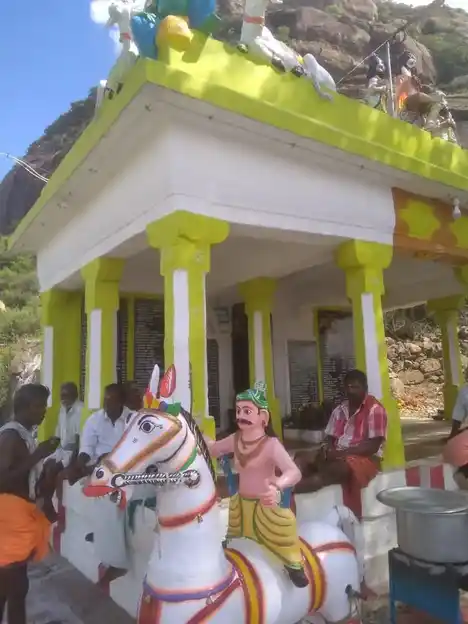 Arulmigu Thenmalaiyandi Ayyanar Temple, Santhaiyur - 625703 Arulmigu Thenmalaiyandi Ayyanar Temple, Santhaiyur - 625703, Madurai - Ancient Temple Architecture and History Image 3