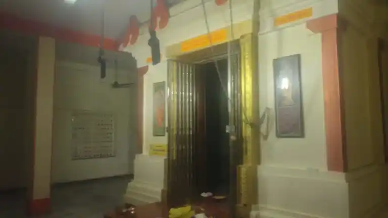 Arulmigu Theppakulam Anjaneyar Temple, Town Hall, Coimbatore - 641001 அருள்மிகு தெப்பக்குளம் ஆஞ்சநேயசாமி திருக்கோயில், டவுன் ஹால், Coimbatore - 641001, Coimbatore - Ancient Temple Architecture and History Image 2