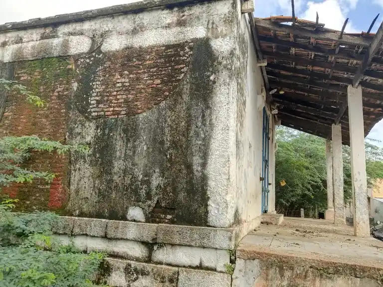 Arulmigu Theppakulam Lakshmi Narayana Perumal Temple, Munneerpallam - 627356 அருள்மிகுதெப்பக்குளம் லெட்சுமி நாராயணப்பெருமாள் கோயில், Munneerpallam - 627356, Tirunelveli - Ancient Temple Architecture and History Image 4