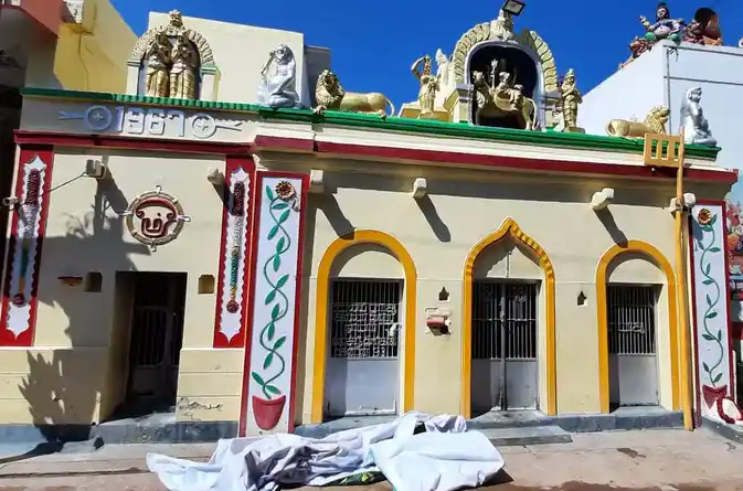 Arulmigu Therku Katcchakariamman Temple, Manditoppu - 628503 அருள்மிகு தெற்கு காச்சக்காரியம்மன் திருக்கோயில், Manditoppu - 628503, Thoothukudi - Ancient Temple Architecture and History Image 2