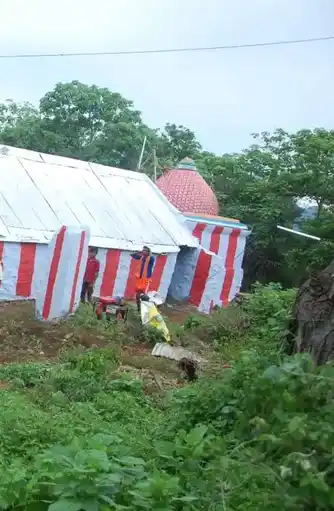 Arulmigu Thevarmalai Perumal Temple, Gurunathanayakanur - 624622 அருள்மிகு தேவர்மலை பெருமாள் திருக்கோயில், Gurunathanayakanur - 624622, Dindigul - Ancient Temple Architecture and History Image 4