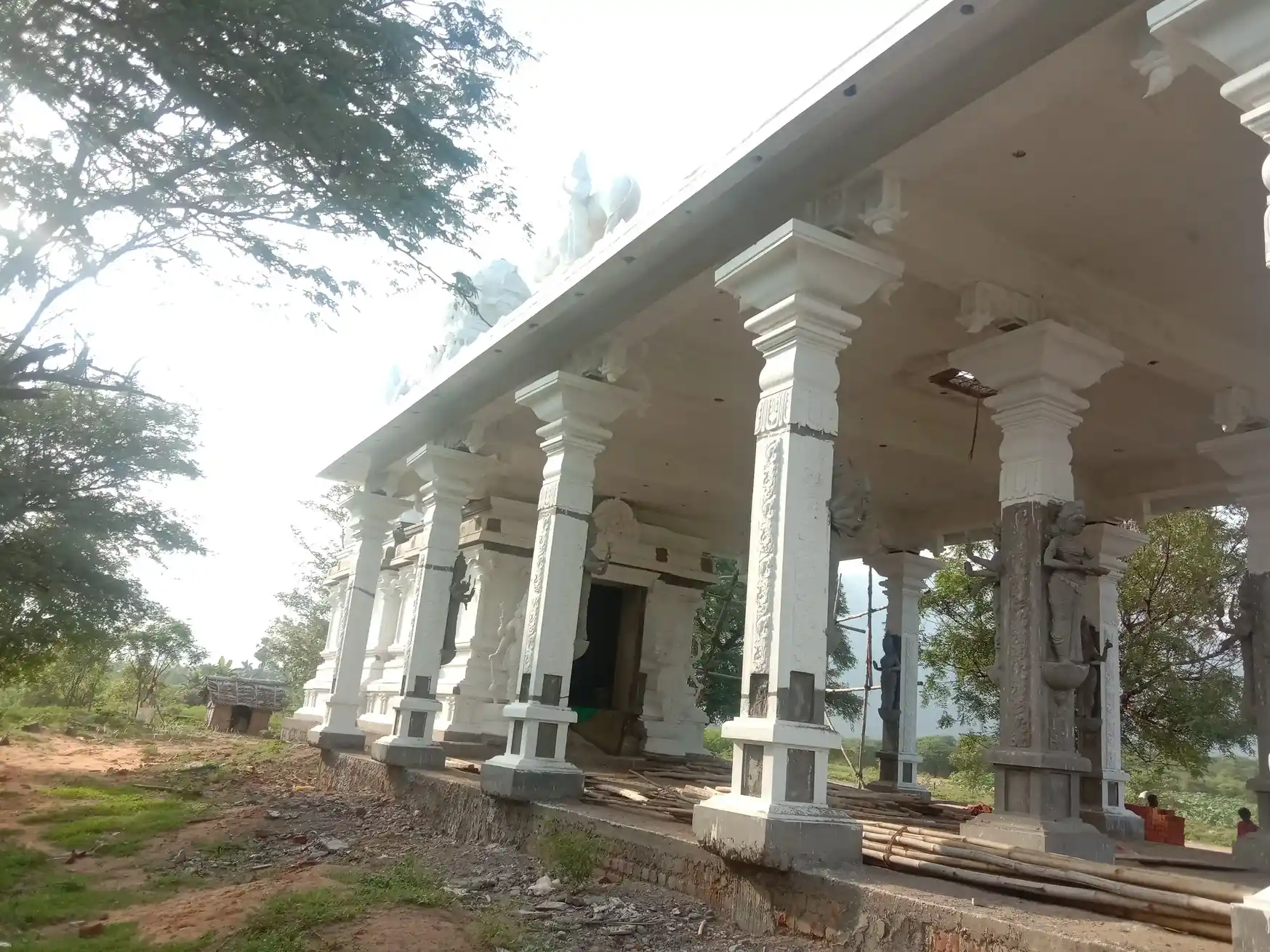 Arulmigu Thimmaraya Perumal Temple, Chinnapottipuram - 625528 அருள்மிகு திம்மராயப் பெருமாள் திருக்கோயில், Chinnapottipuram - 625528, Theni - Ancient Temple Architecture and History Image 2