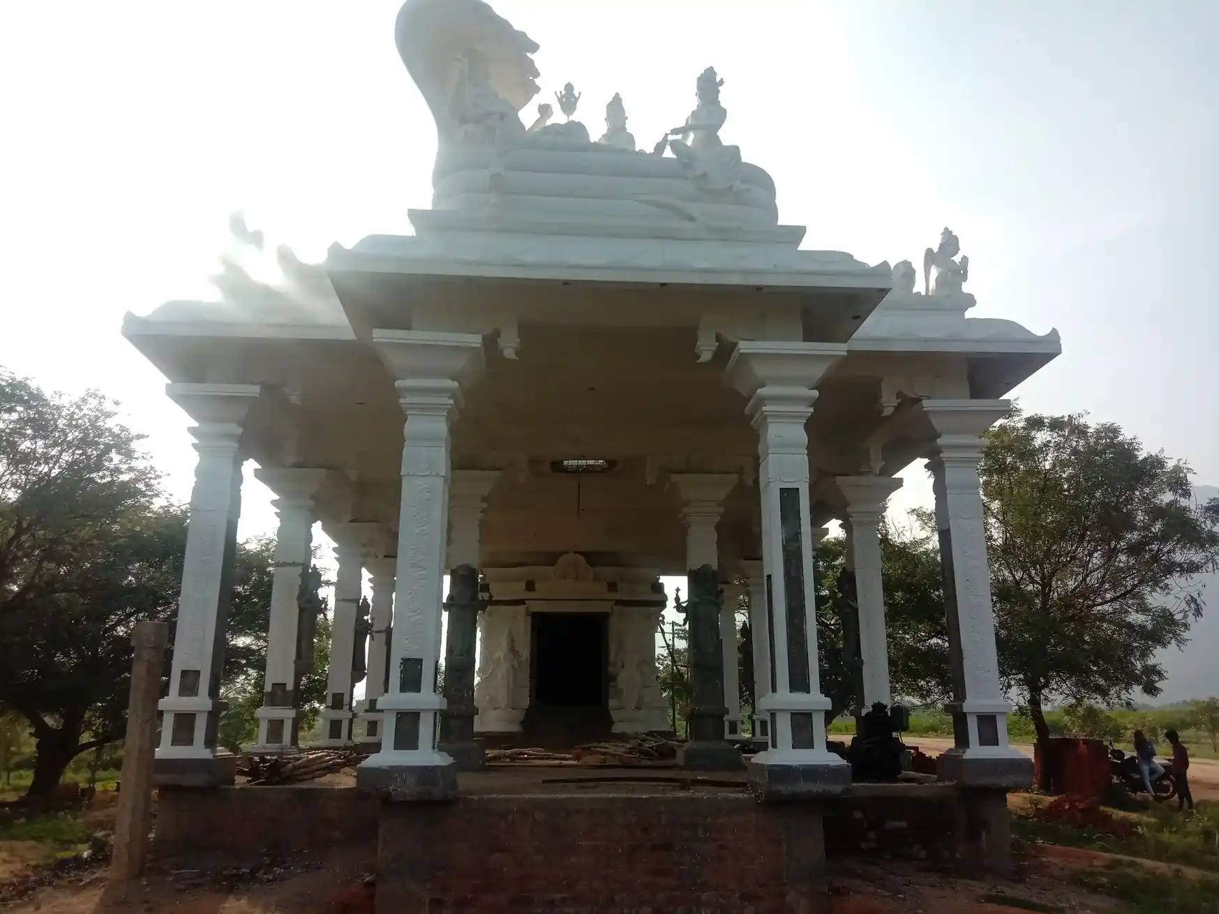 Arulmigu Thimmaraya Perumal Temple, Chinnapottipuram - 625528 அருள்மிகு திம்மராயப் பெருமாள் திருக்கோயில், Chinnapottipuram - 625528, Theni - Ancient Temple Architecture and History Image 3