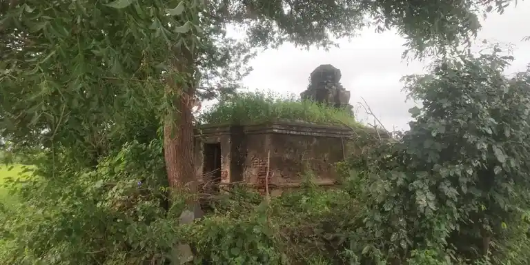 Arulmigu Thimmaraya Swamy Temple, Billiyanur - 636809 அருள்மிகு திம்மராயசாமி திருக்கோயில், Billiyanur - 636809, Dharmapuri - Ancient Temple Architecture and History Image 4