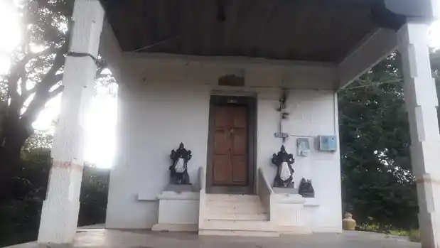 Arulmigu Thimmaraya Swamy Temple, Karukkannapalli - 635118 அருள்மிகு திம்மராயசாமி திருக்கோயில், Karukkannapalli - 635118, Krishnagiri - Ancient Temple Architecture and History Image 5